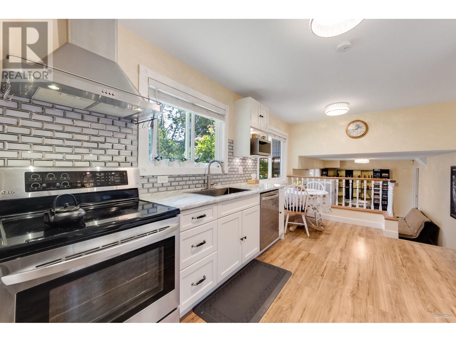 1068 Spruce Avenue, Port Coquitlam, British Columbia  V3B 4X6 - Photo 8 - R3012820