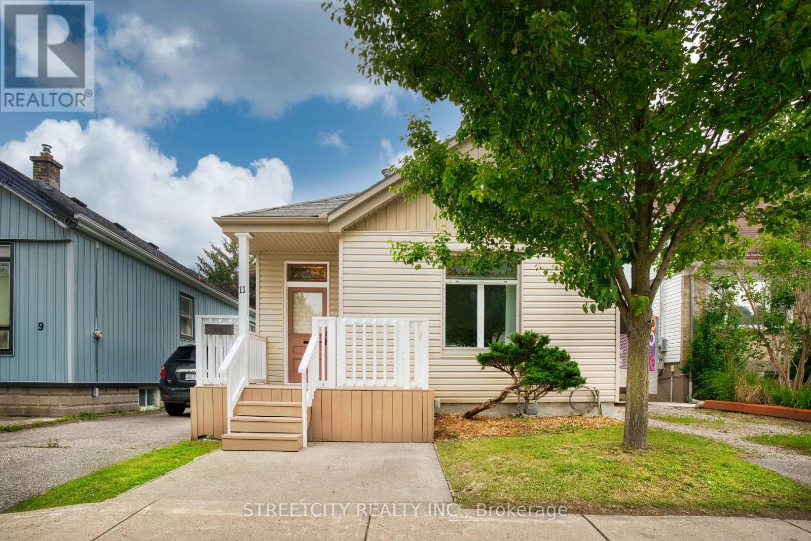 11 PEGLER STREET, London East, Ontario