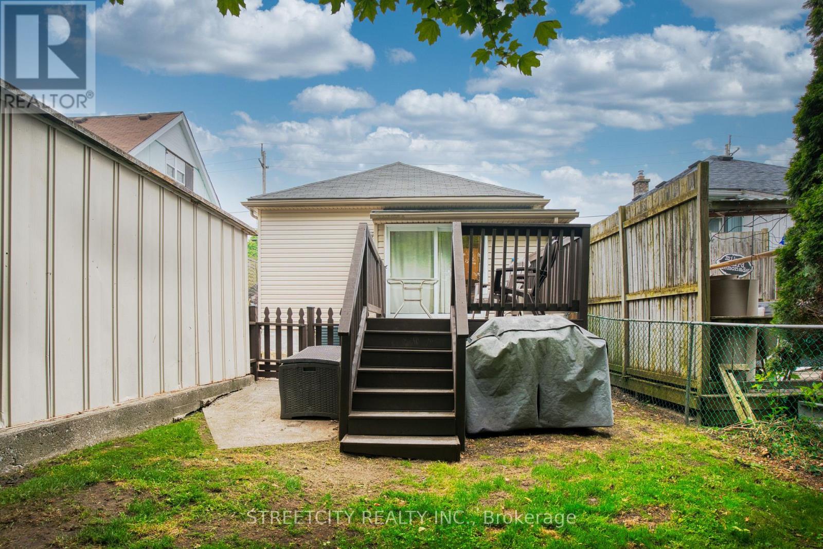 Photo 27 of 32 for 11 Pegler Street