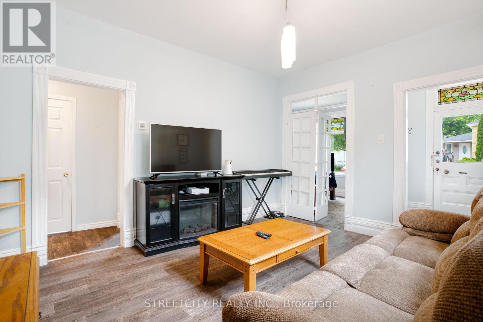 Photo 7 of 32 for 11 Pegler Street