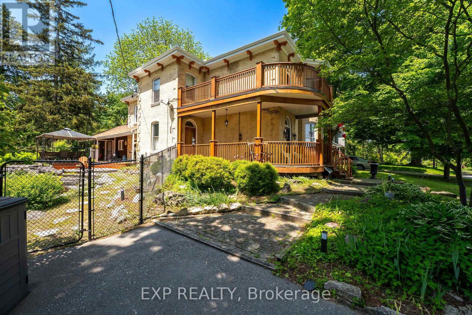 34 Field Road, Hamilton, Ontario  L0R 1R0 - Photo 3 - X12197544