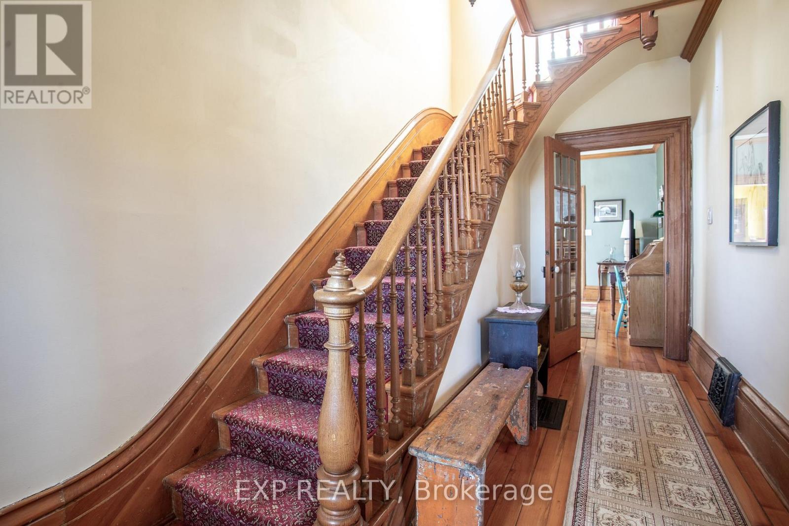 34 Field Road, Hamilton, Ontario  L0R 1R0 - Photo 8 - X12197544