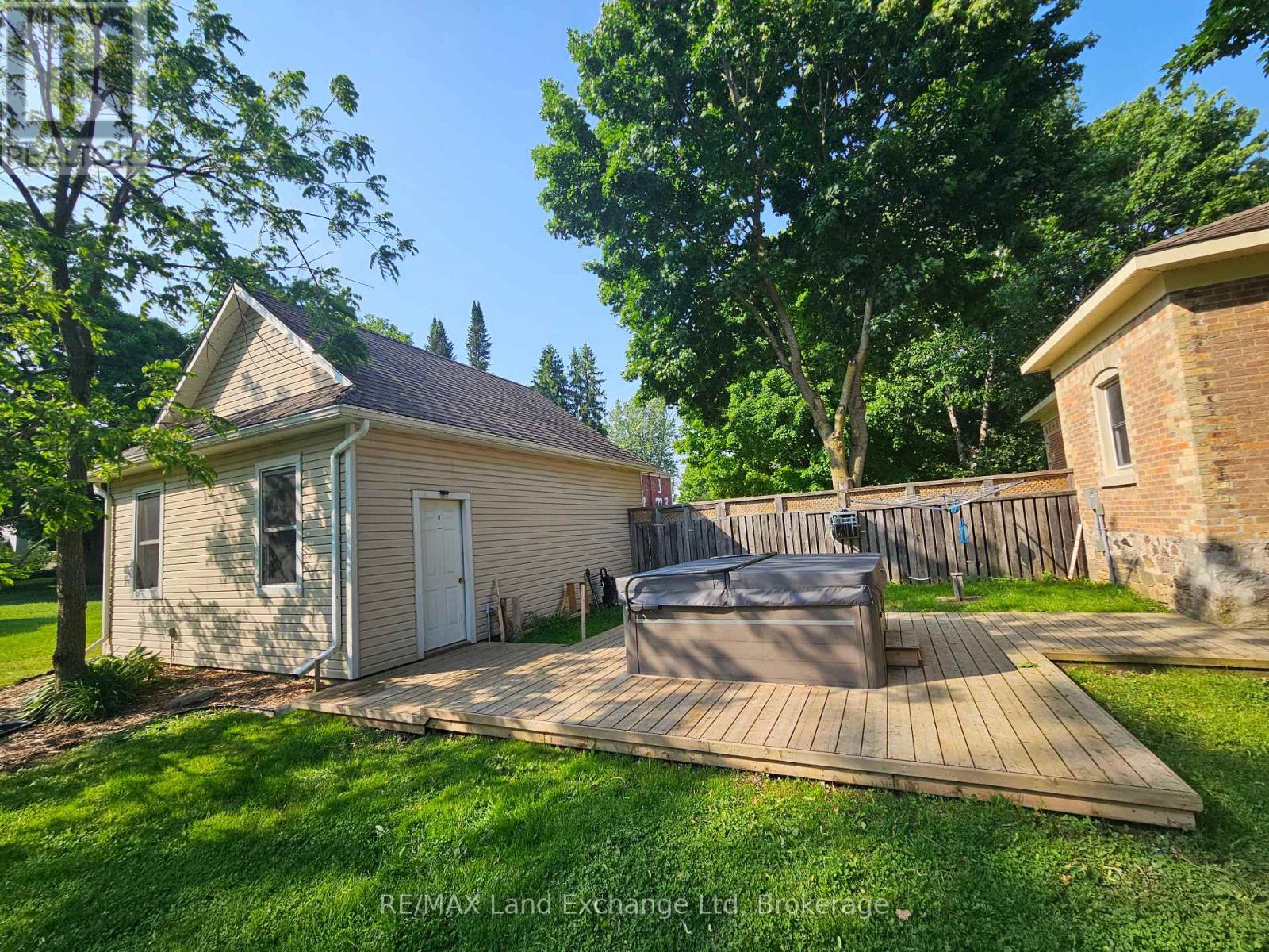 1061 Howick Street, Howick, Ontario  N0G 2X0 - Photo 6 - X12214861