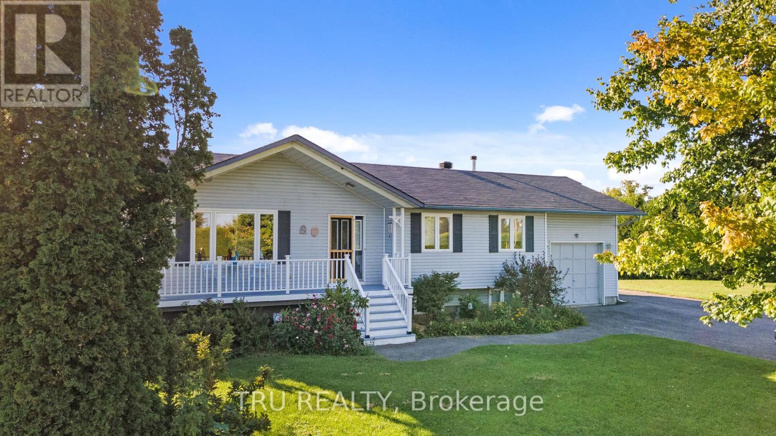 1668 GROVES ROAD, Russell, Ontario