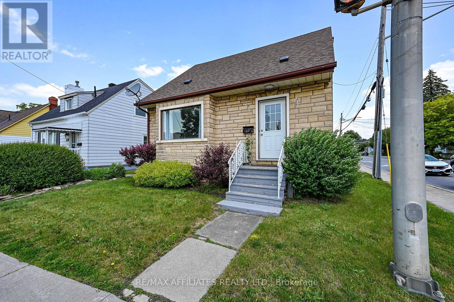 157 Elmsley Street N, Smiths Falls, Ontario  K7A 2H8 - Photo 3 - X12214864