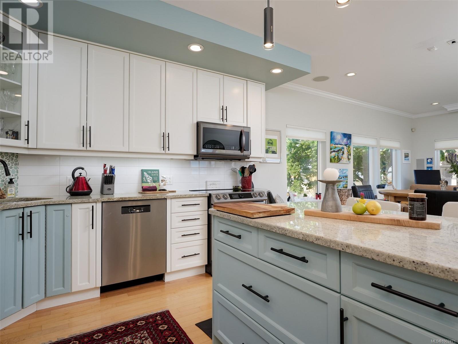 3 9 Moss St, Victoria, British Columbia  V8V 4L7 - Photo 10 - 1002471