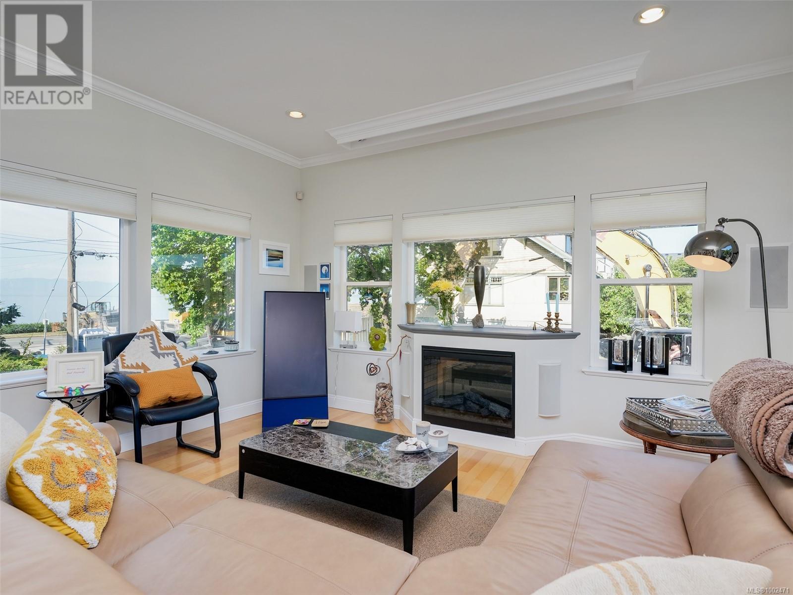 3 9 Moss St, Victoria, British Columbia  V8V 4L7 - Photo 5 - 1002471
