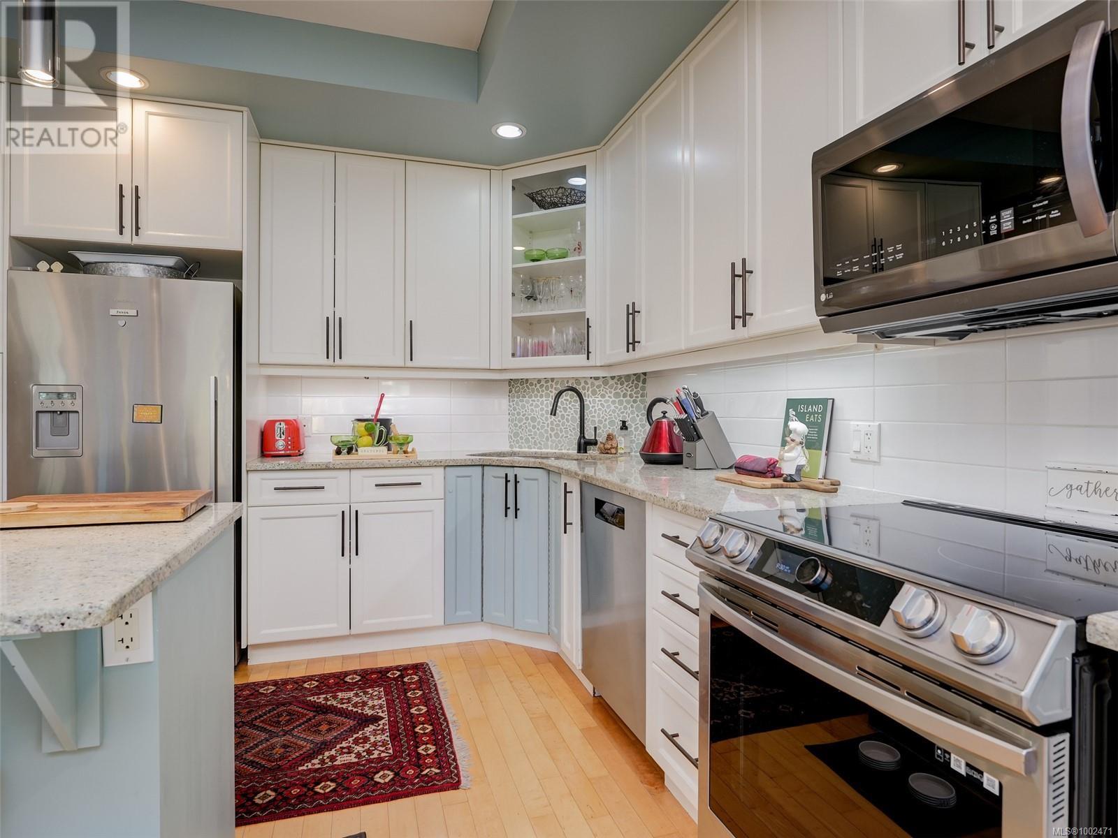 3 9 Moss St, Victoria, British Columbia  V8V 4L7 - Photo 8 - 1002471