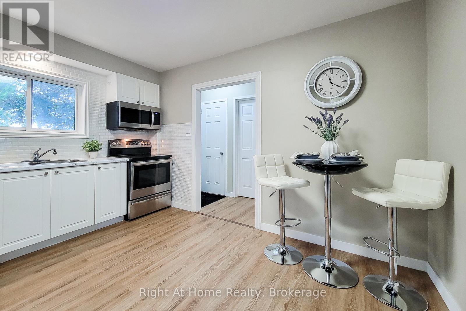8 Glenburn Court, Hamilton, Ontario  L8E 1C8 - Photo 4 - X12211868