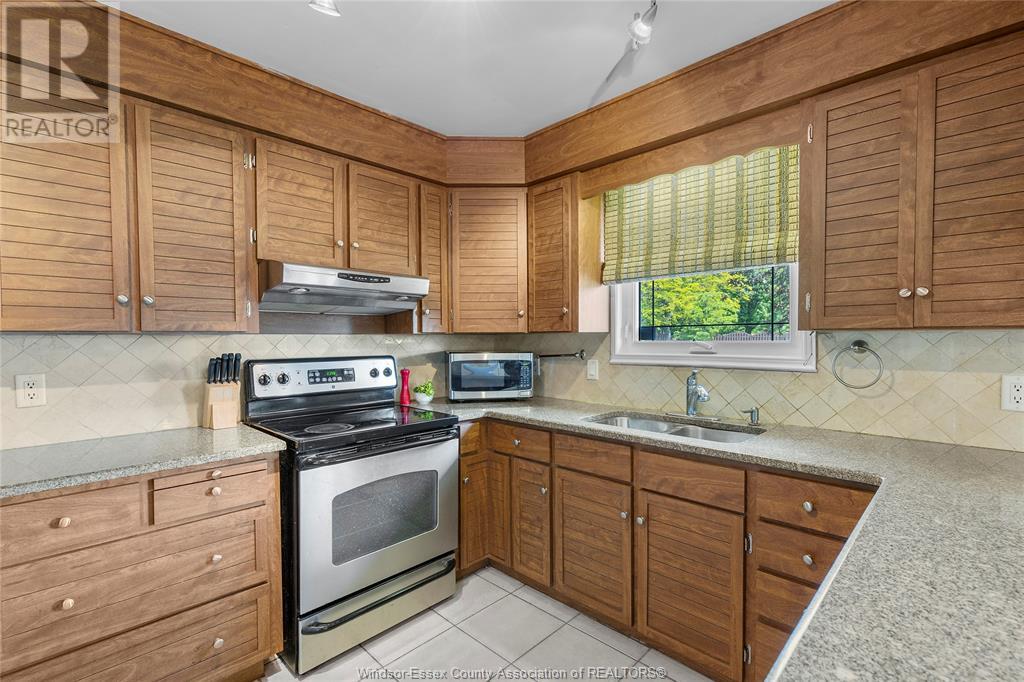 8 Erie View Road, Leamington, Ontario  N8H 4E9 - Photo 10 - 25014865
