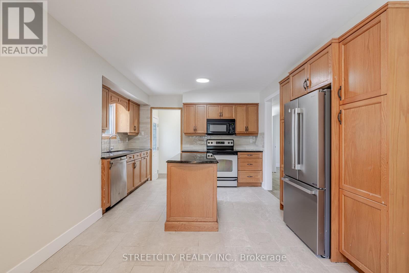 Photo 8 of 32 for 144 Lacey Crescent