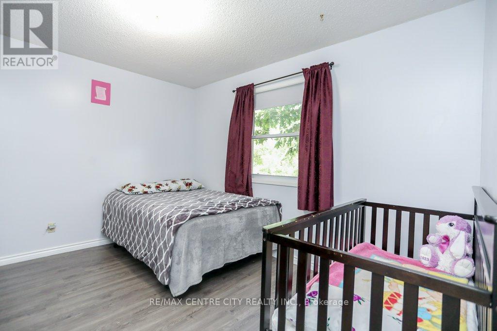 Photo 12 of 28 for 67 Farmington Avenue