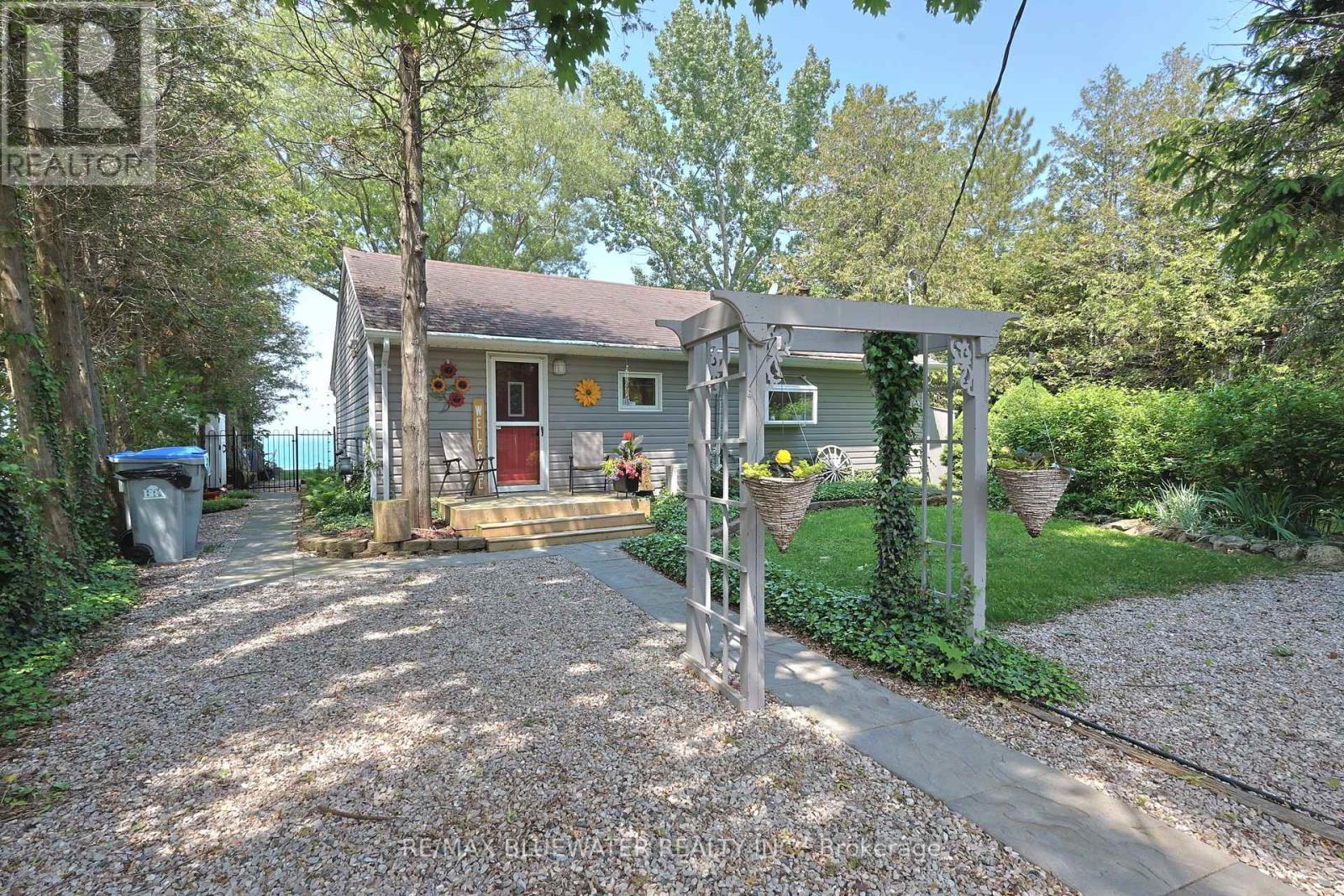72209 Lakeshore Drive