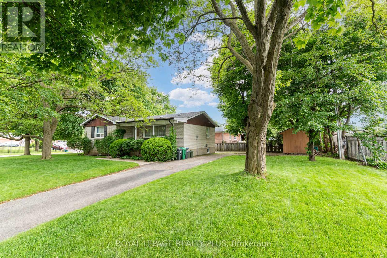 3 GORDON DRIVE, Brampton, Ontario