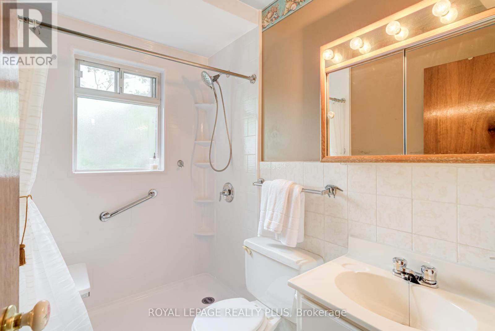3 Gordon Drive, Brampton, Ontario  L6Y 2A6 - Photo 24 - W12214862