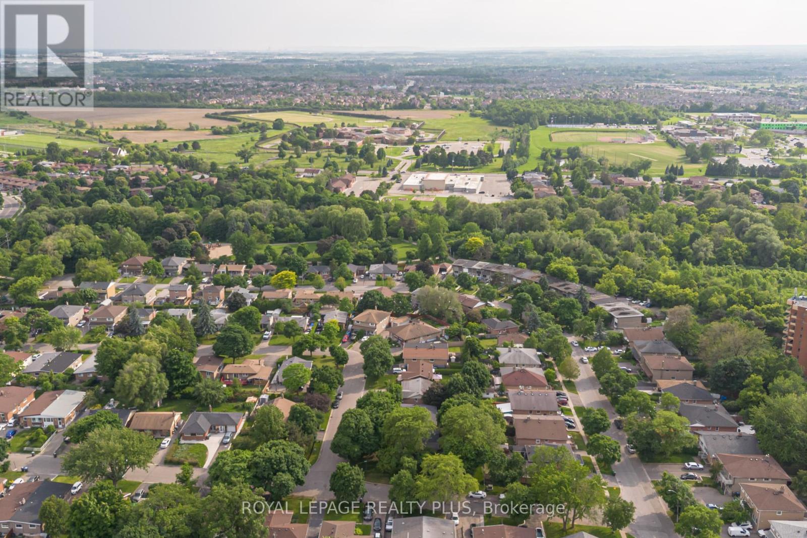 3 Gordon Drive, Brampton, Ontario  L6Y 2A6 - Photo 32 - W12214862