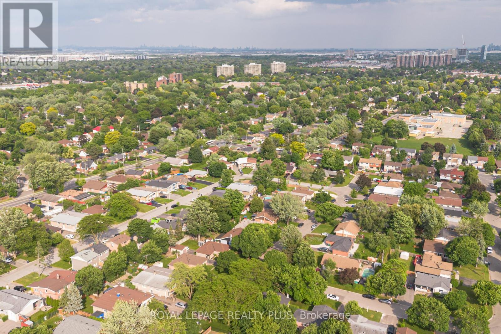 3 Gordon Drive, Brampton, Ontario  L6Y 2A6 - Photo 33 - W12214862