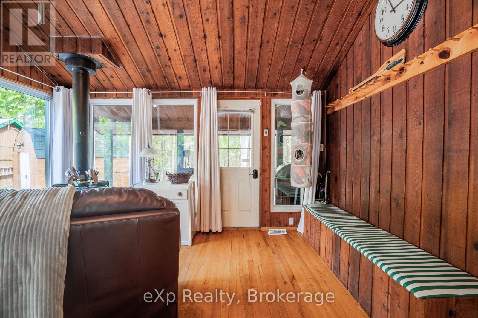 37 Hope Drive, Northern Bruce Peninsula, Ontario N0H 1Z0 - Photo 8 - X12150851