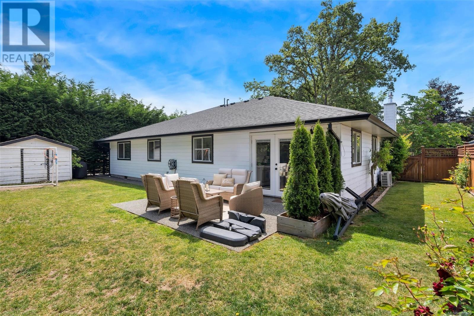 726 Miller Ave, Saanich, British Columbia  V8Z 3C8 - Photo 14 - 1001473