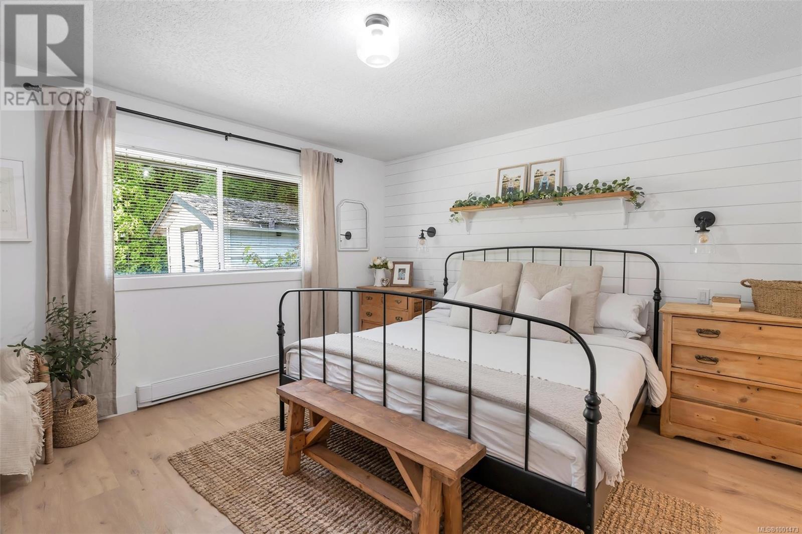 726 Miller Ave, Saanich, British Columbia  V8Z 3C8 - Photo 24 - 1001473