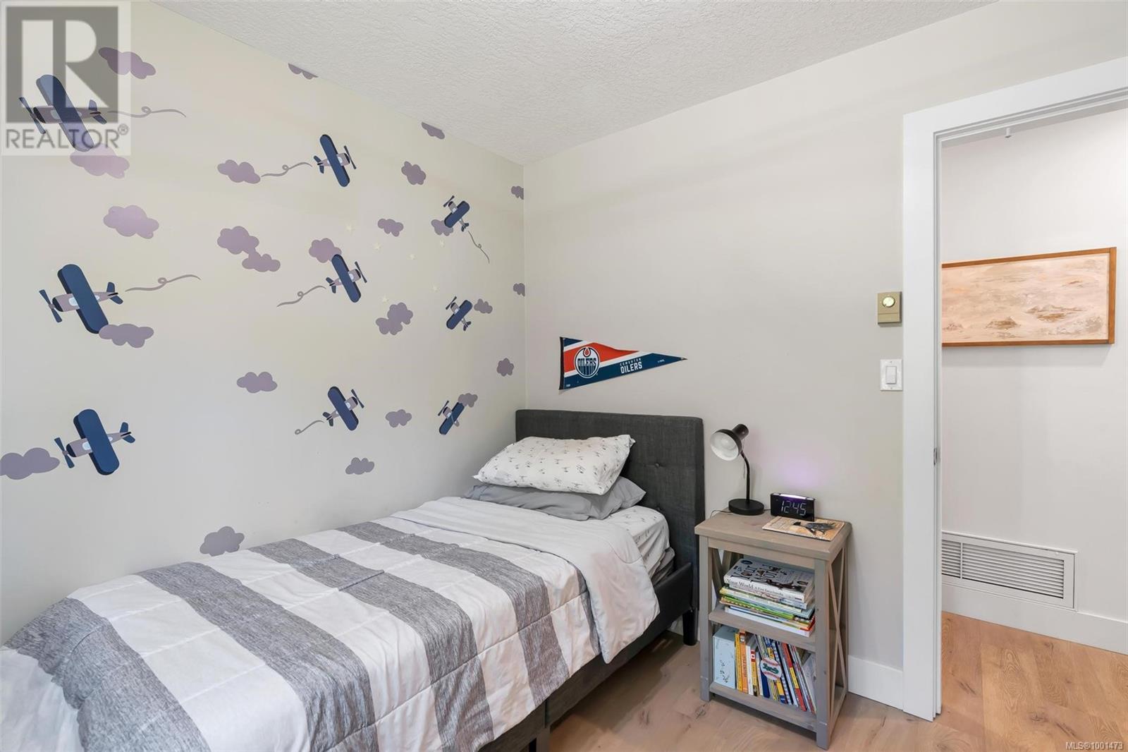726 Miller Ave, Saanich, British Columbia  V8Z 3C8 - Photo 32 - 1001473