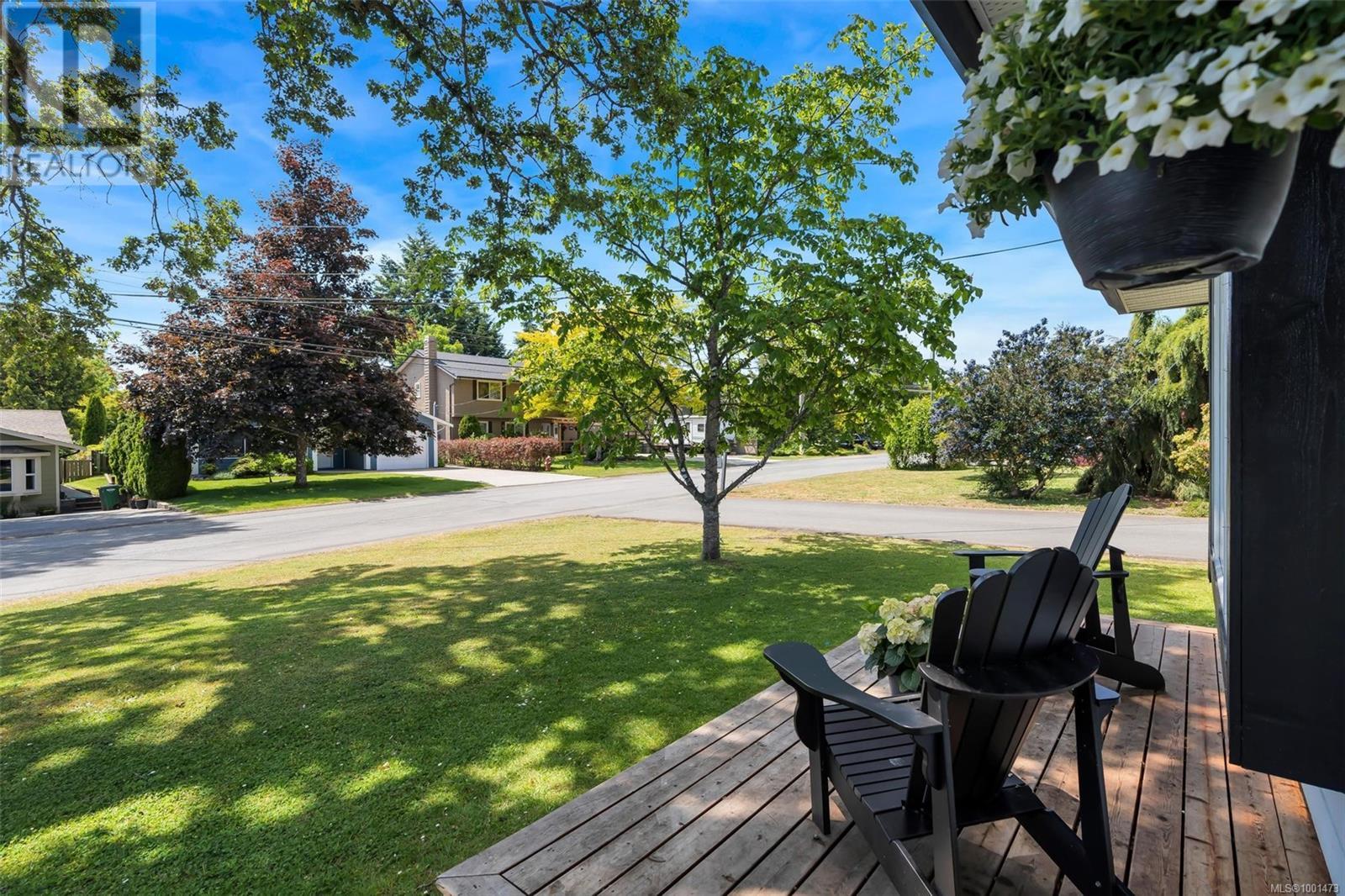 726 Miller Ave, Saanich, British Columbia  V8Z 3C8 - Photo 42 - 1001473