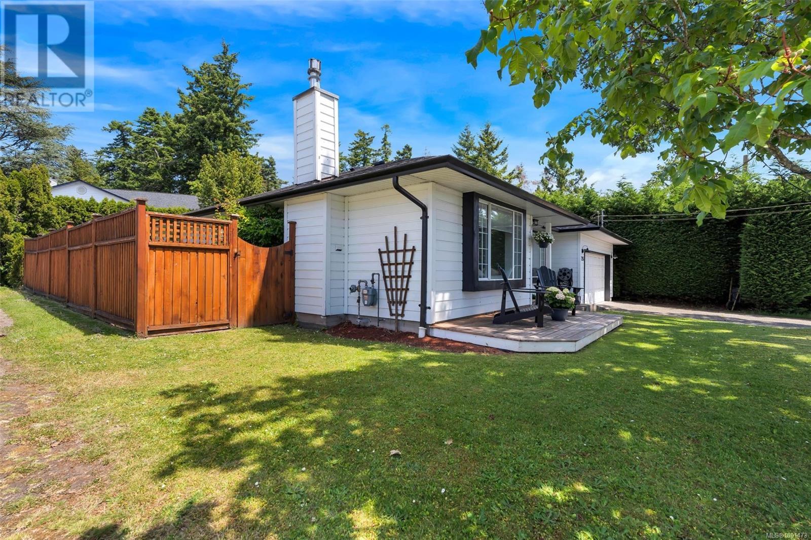 726 Miller Ave, Saanich, British Columbia  V8Z 3C8 - Photo 43 - 1001473