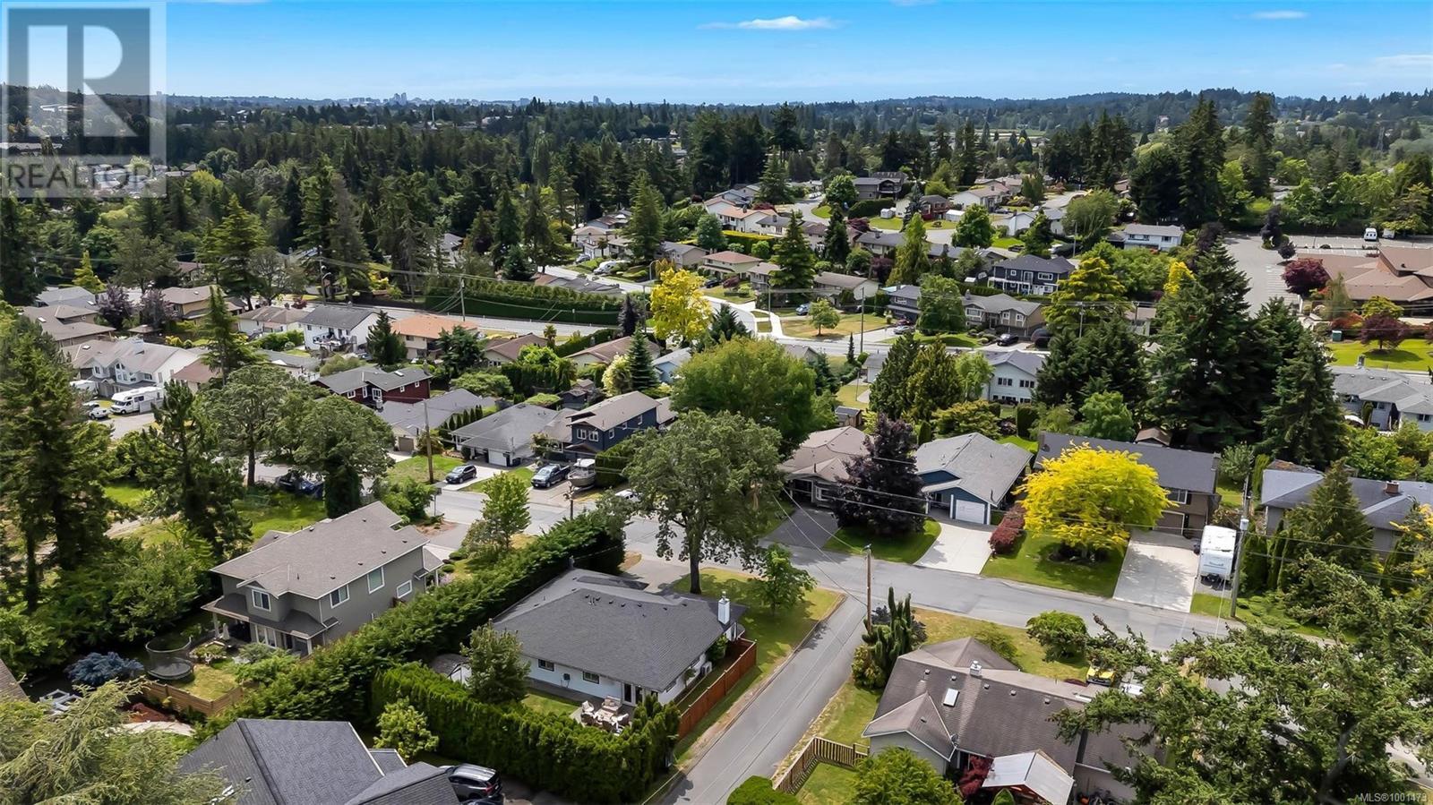 726 Miller Ave, Saanich, British Columbia  V8Z 3C8 - Photo 51 - 1001473