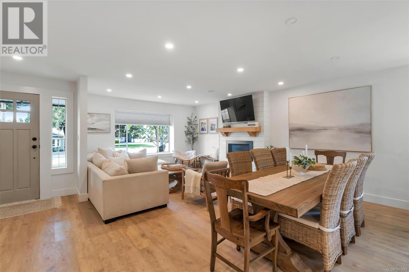 726 Miller Ave, Saanich, British Columbia  V8Z 3C8 - Photo 8 - 1001473