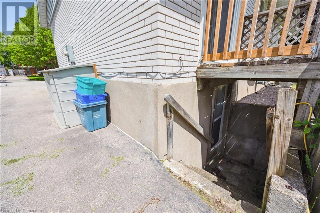 603 Mount Anne Drive, Waterloo, Ontario  N2L 4W6 - Photo 36 - 40739743