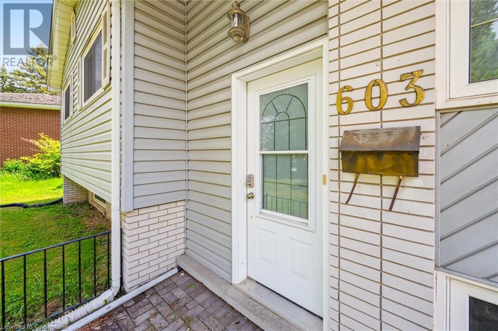 603 Mount Anne Drive, Waterloo, Ontario  N2L 4W6 - Photo 7 - 40739743