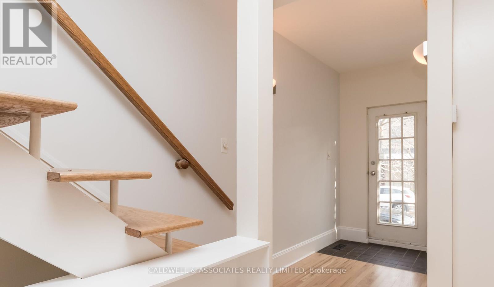 56 Queen Victoria Street, Ottawa, Ontario  K1M 1S7 - Photo 4 - X12214854