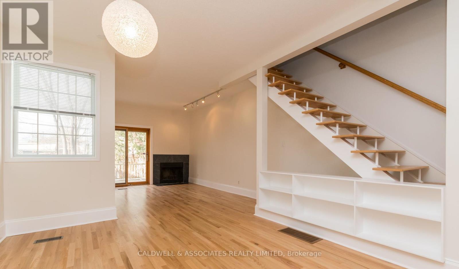 56 Queen Victoria Street, Ottawa, Ontario  K1M 1S7 - Photo 6 - X12214854