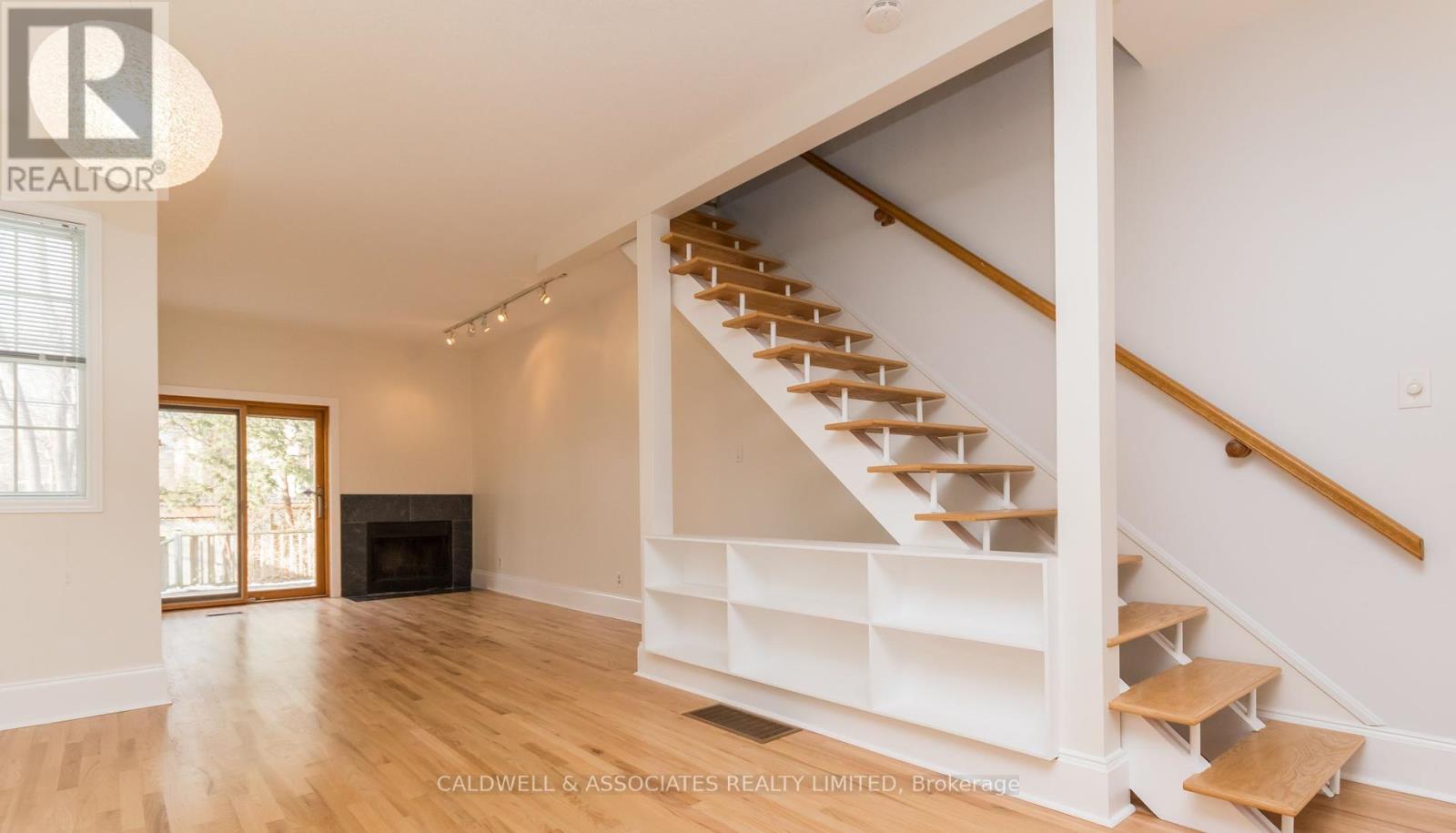 56 Queen Victoria Street, Ottawa, Ontario  K1M 1S7 - Photo 5 - X12214854
