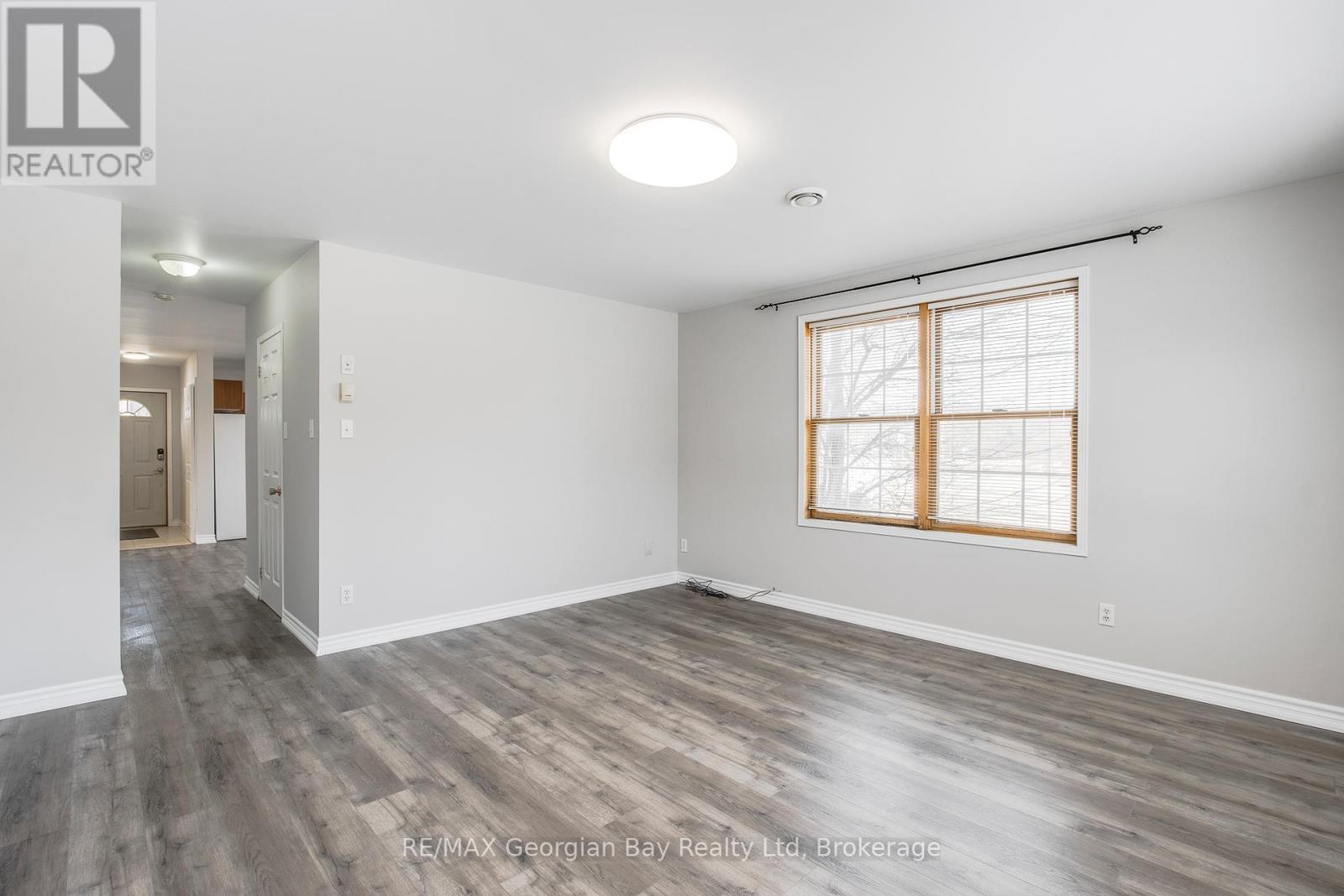 42 Fourth Street, Midland, Ontario  L4R 3S8 - Photo 13 - S12214931