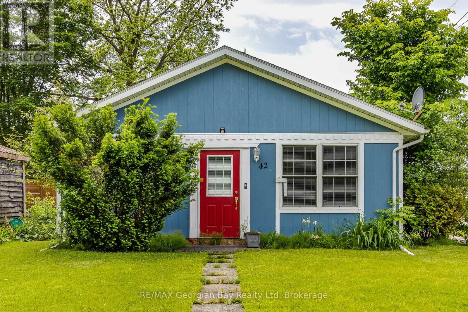 42 Fourth Street, Midland, Ontario  L4R 3S8 - Photo 2 - S12214931