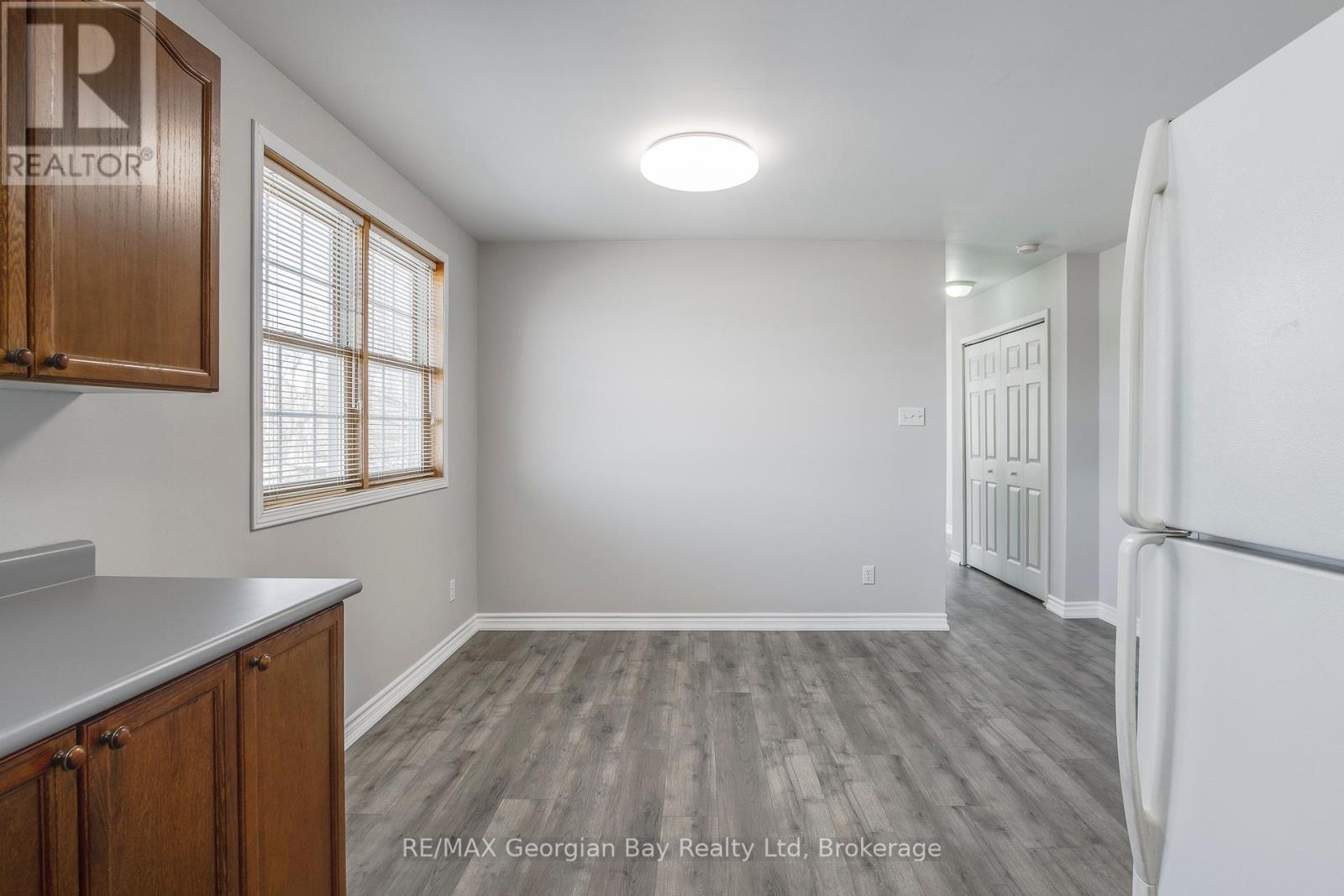 42 Fourth Street, Midland, Ontario  L4R 3S8 - Photo 8 - S12214931