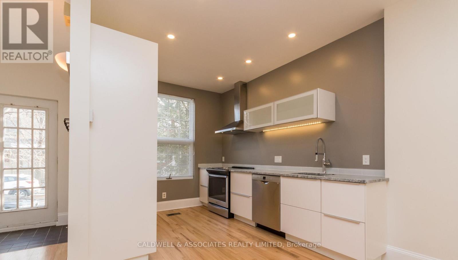 56 Queen Victoria Street, Ottawa, Ontario  K1M 1S7 - Photo 9 - X12214854