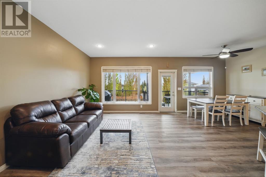 68 Illingworth Close, Red Deer, Alberta  T4R 0B4 - Photo 4 - A2223257