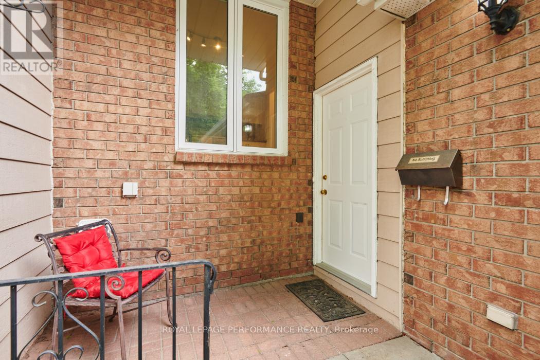 11 Sturbridge Private, Ottawa, Ontario  K1T 3J6 - Photo 3 - X12214925