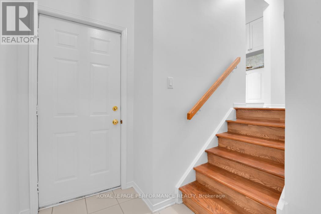 11 Sturbridge Private, Ottawa, Ontario  K1T 3J6 - Photo 4 - X12214925