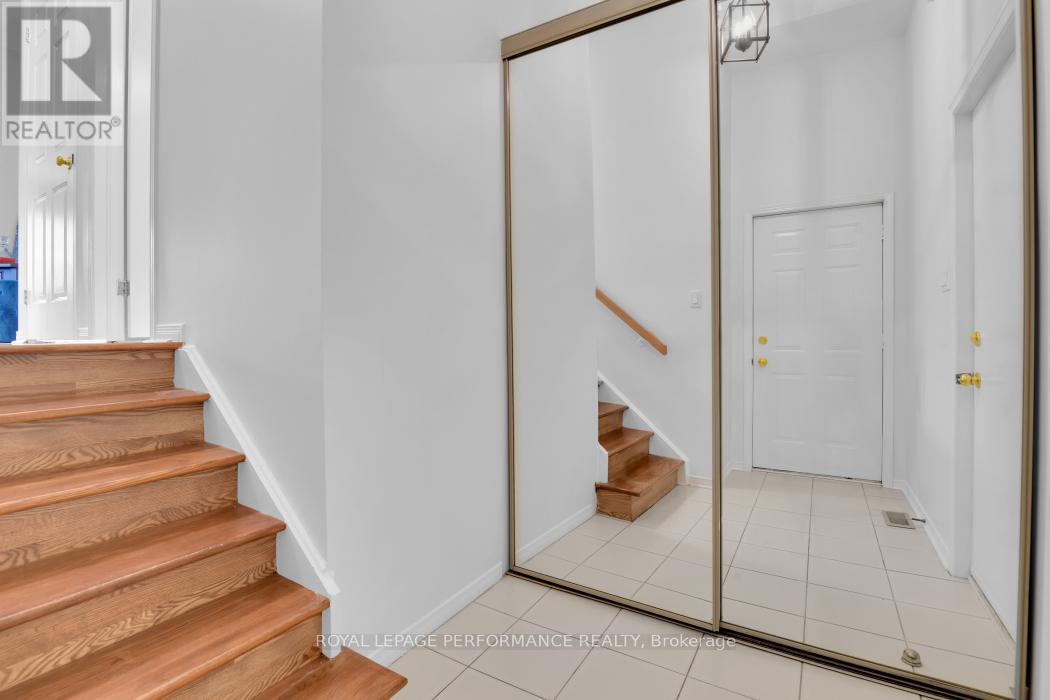11 Sturbridge Private, Ottawa, Ontario  K1T 3J6 - Photo 5 - X12214925