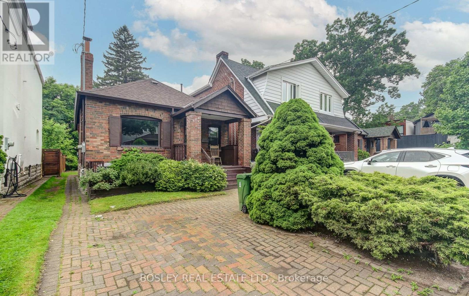 52 BELCOURT ROAD, Toronto, Ontario