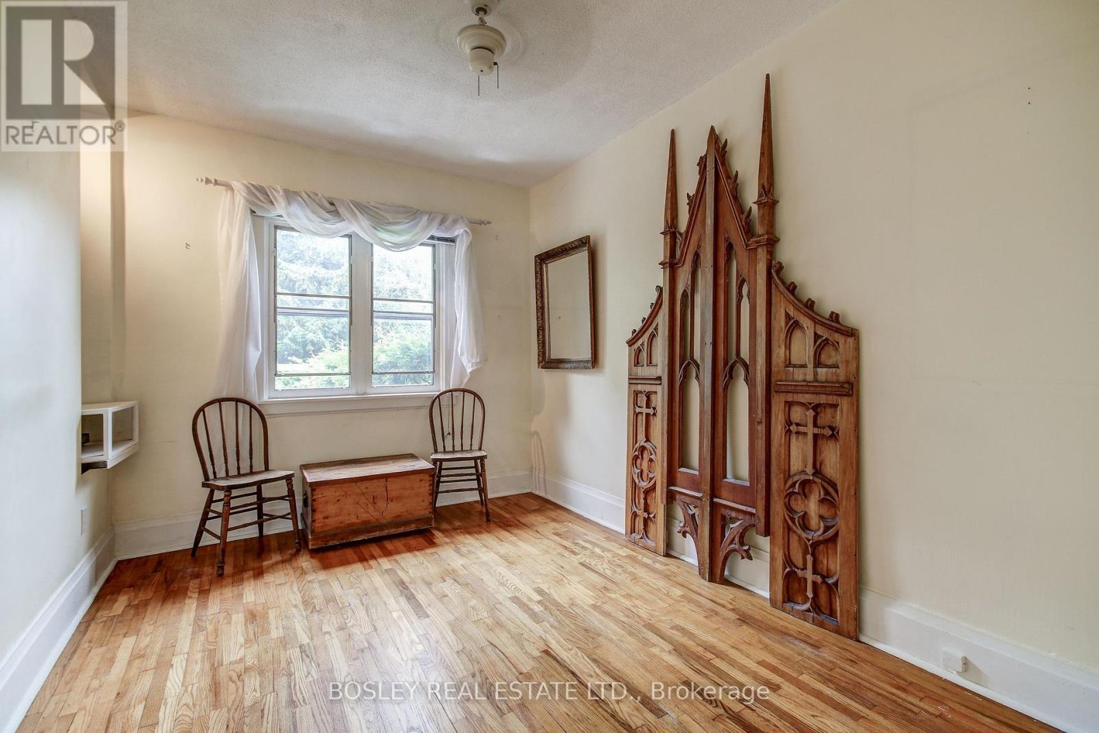 52 Belcourt Road, Toronto, Ontario  M4S 2T9 - Photo 10 - C12214905