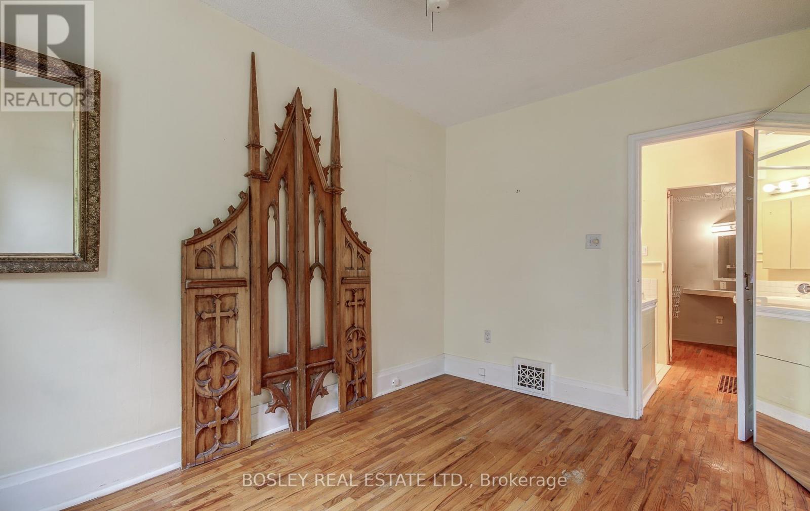 52 Belcourt Road, Toronto, Ontario  M4S 2T9 - Photo 12 - C12214905