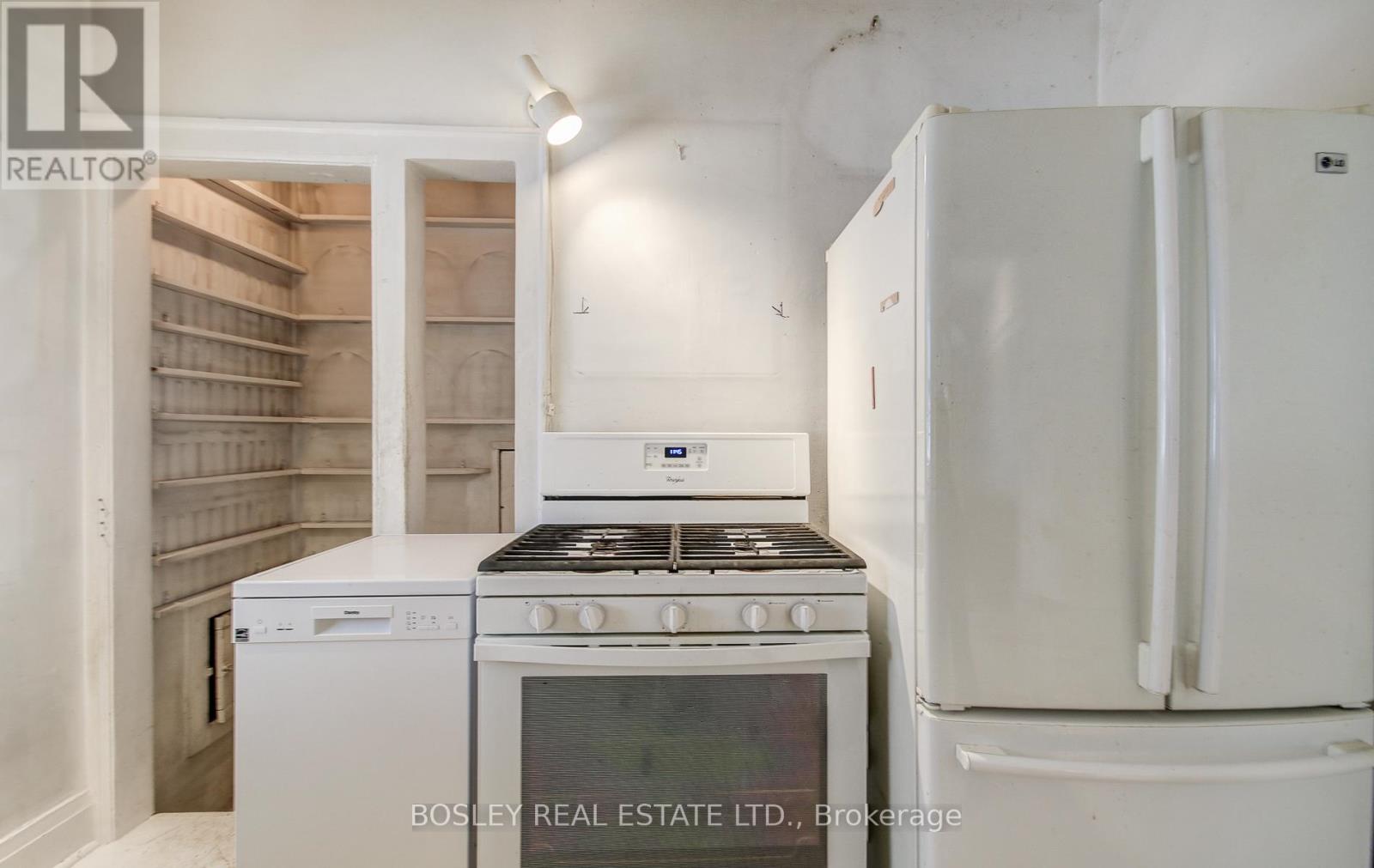 52 Belcourt Road, Toronto, Ontario  M4S 2T9 - Photo 16 - C12214905