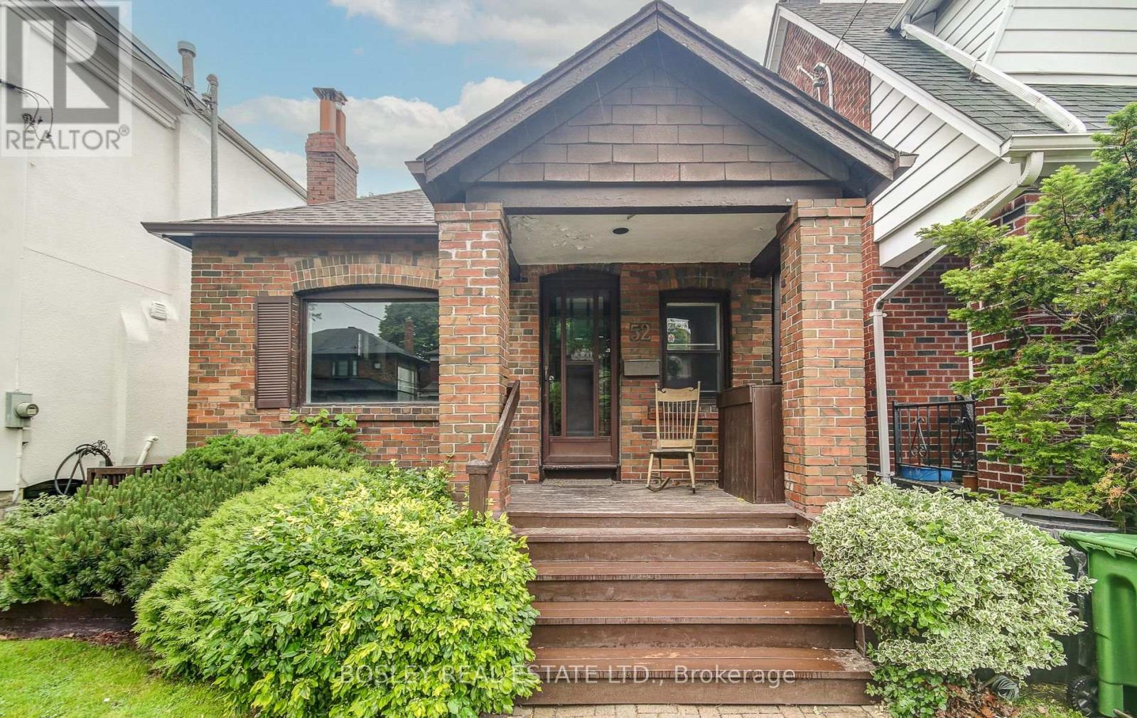 52 Belcourt Road, Toronto, Ontario  M4S 2T9 - Photo 3 - C12214905
