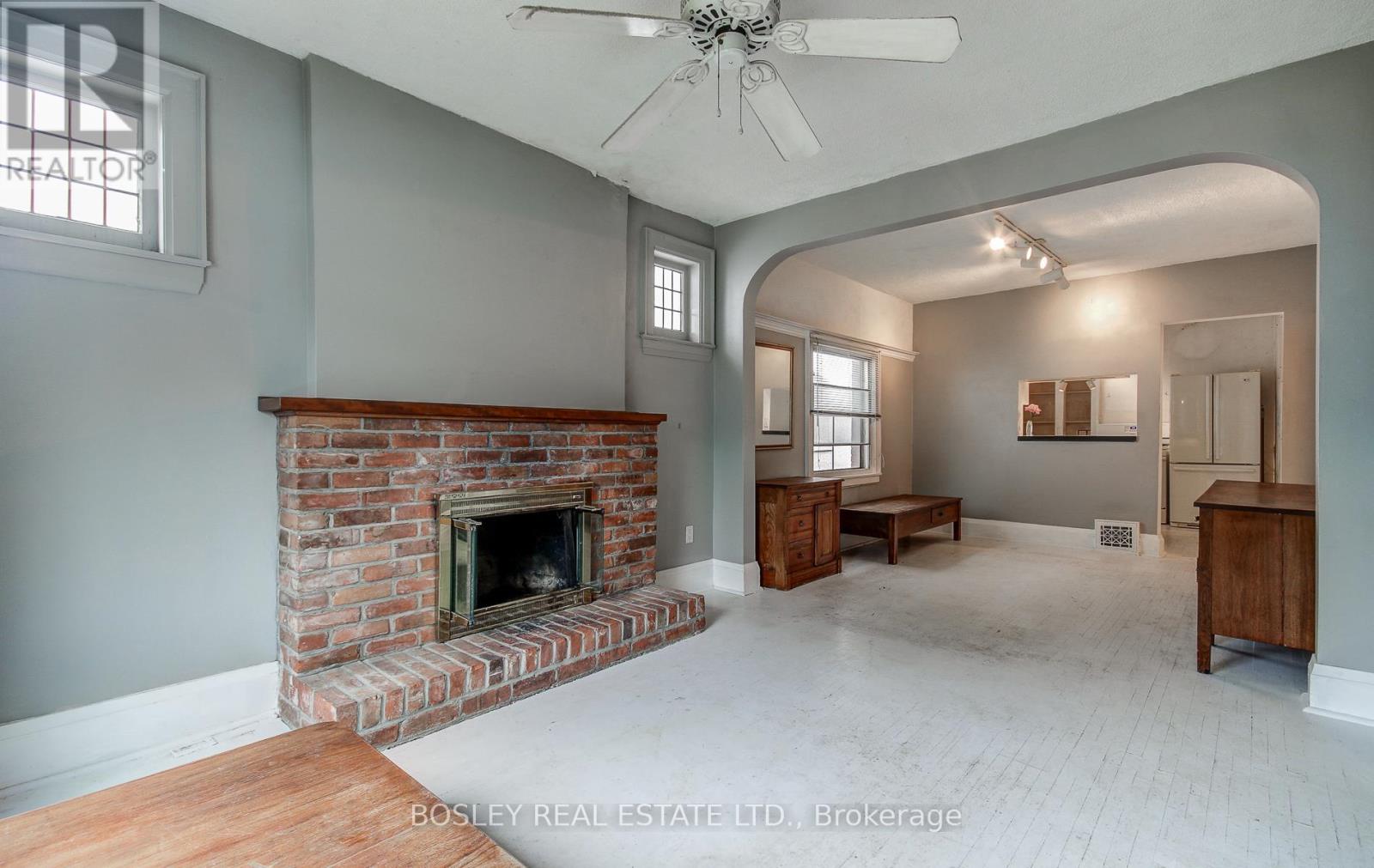 52 Belcourt Road, Toronto, Ontario  M4S 2T9 - Photo 5 - C12214905