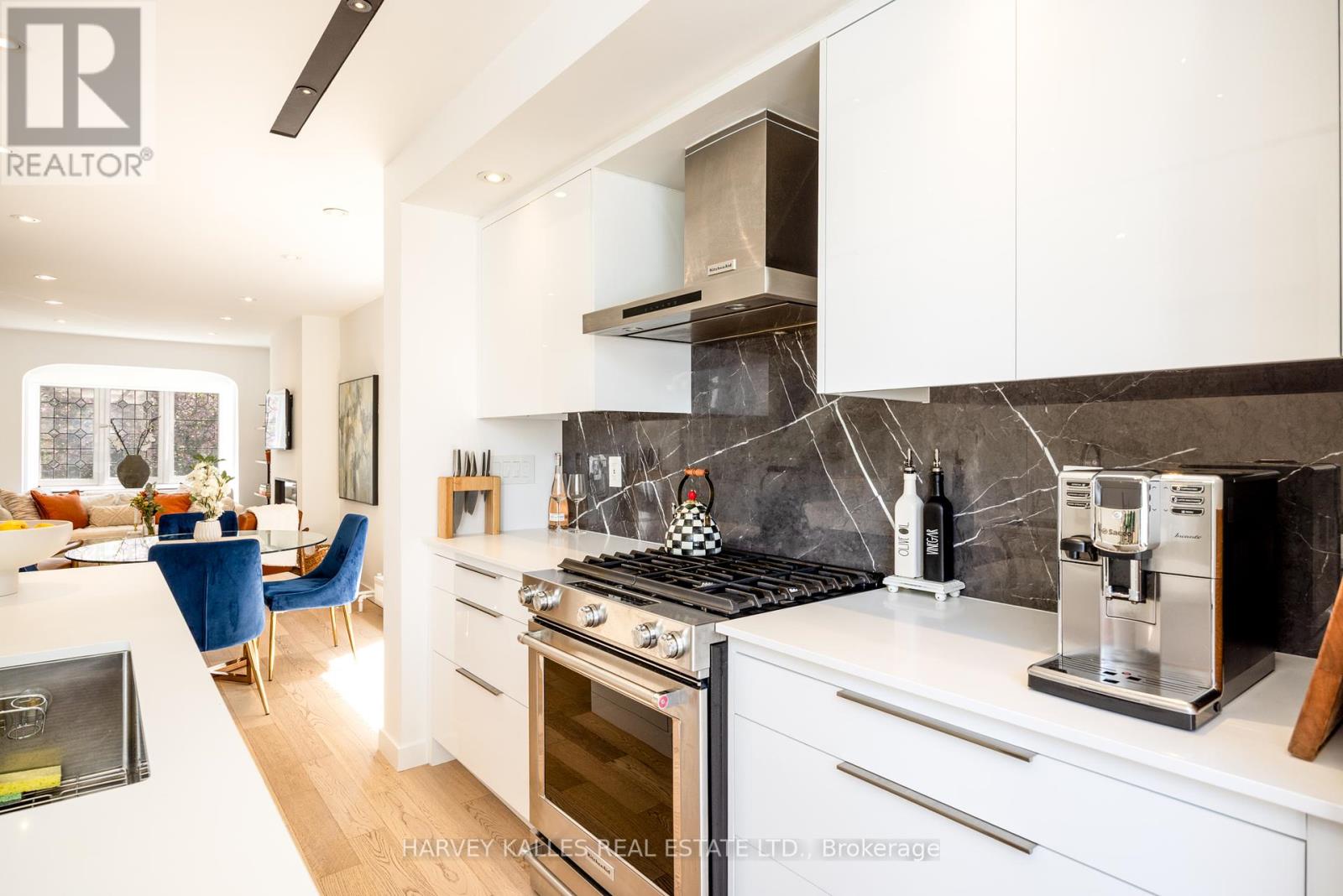 380 Old Orchard Grove, Toronto (Bedford Park-Nortown), Ontario  M5M 2E9 - Photo 13 - C12214948