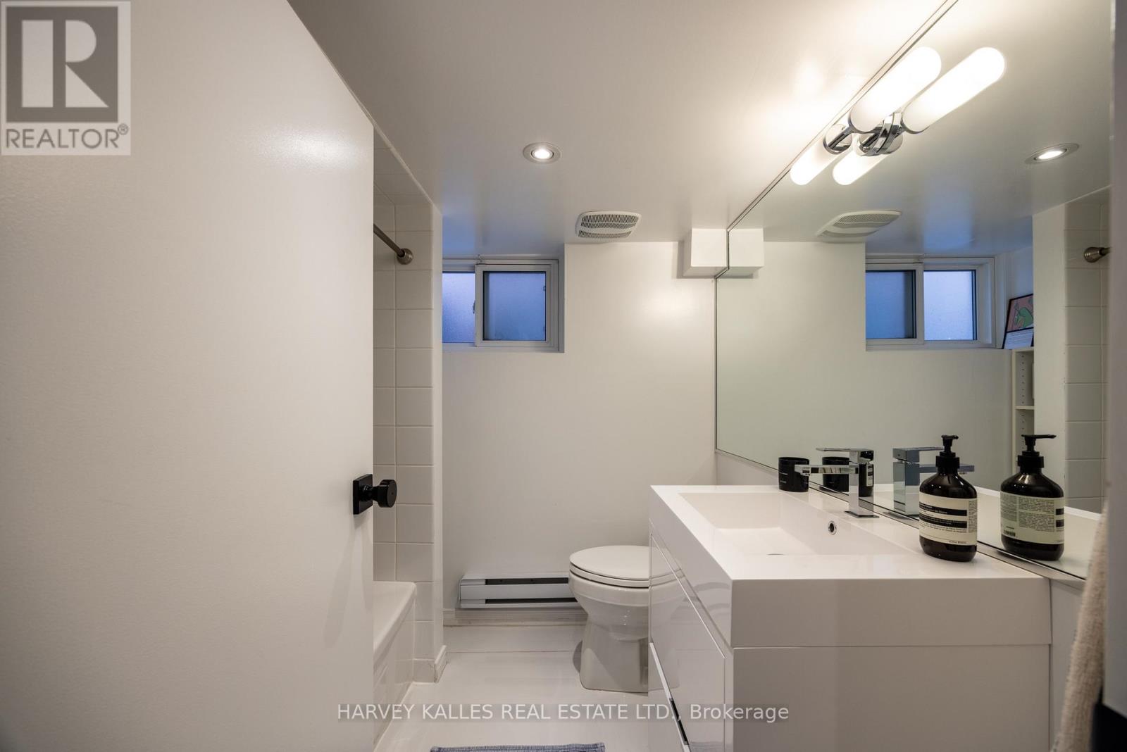 380 Old Orchard Grove, Toronto (Bedford Park-Nortown), Ontario  M5M 2E9 - Photo 28 - C12214948